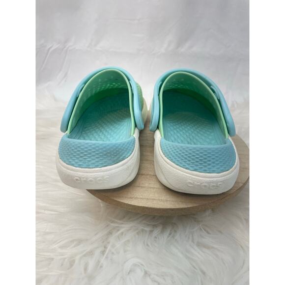 Girl's Crocs Perforated Aqua Blue Platform Toddler Size 11 GUC - Picture 4 of 9